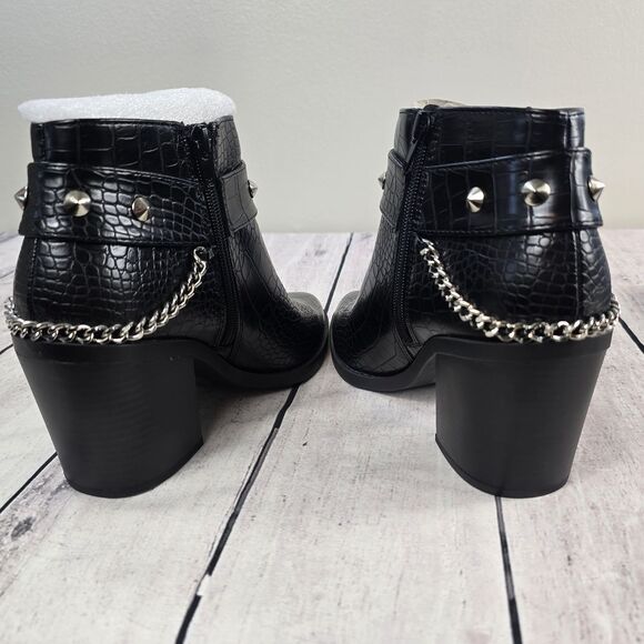 Soda Black Croc-Embossed Ankle Boots with Chain - Picture 5 of 8
